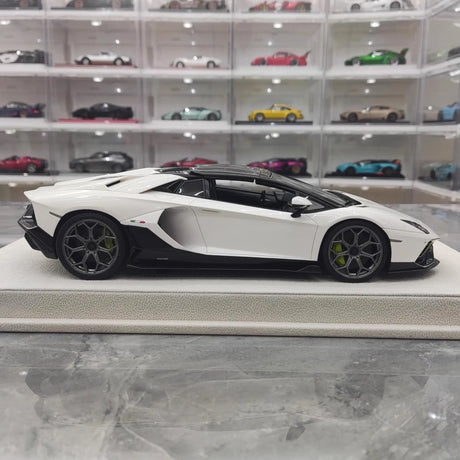 [Make Up] 1:18 Lamborghini 2021 Aventador LP780-4 Ultimae Roadster White Model Car Resin