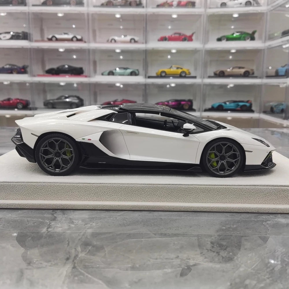 [Make Up] 1:18 Lamborghini 2021 Aventador LP780-4 Ultimae Roadster White Model Car Resin