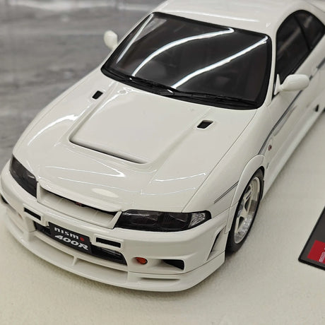 Make Up Nissan 1996 NISMO 400R White 1:18 – Resina modello in resina collezionabile