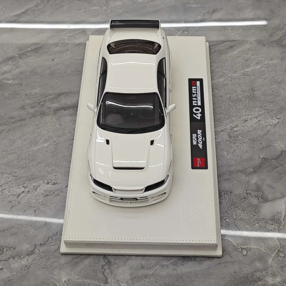 Make-up Nissan 1996 NISMO 400R White 1:18 – Sammelobjekt-Resin-Modellharz