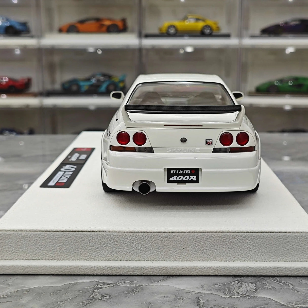 Make-up Nissan 1996 NISMO 400R White 1:18 – Sammelobjekt-Resin-Modellharz