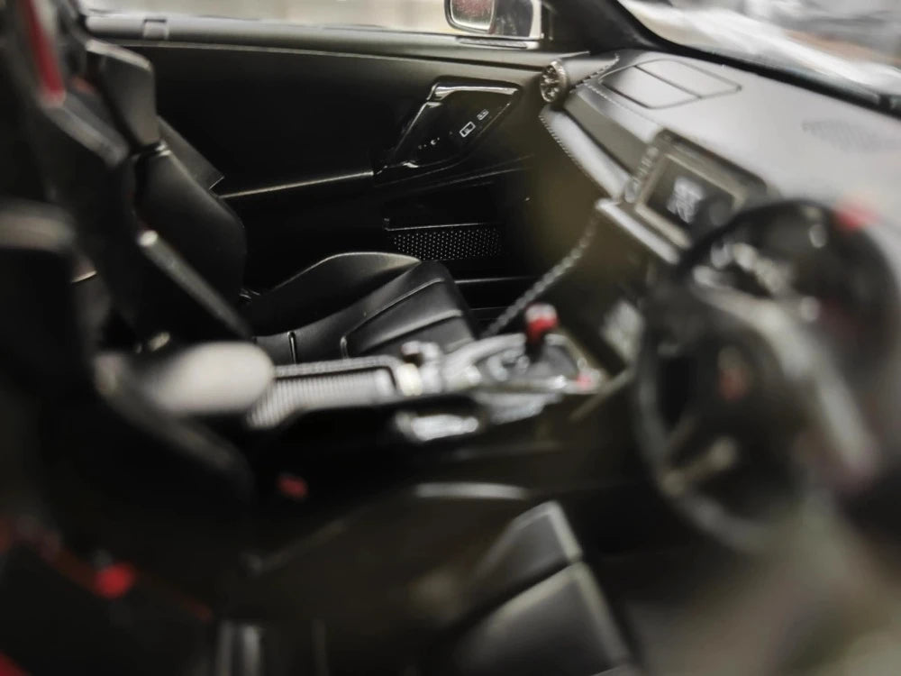 [Make Up] 1:18 Nissan 2022 GT-R R35 Nismo レッド モデルカー レジン