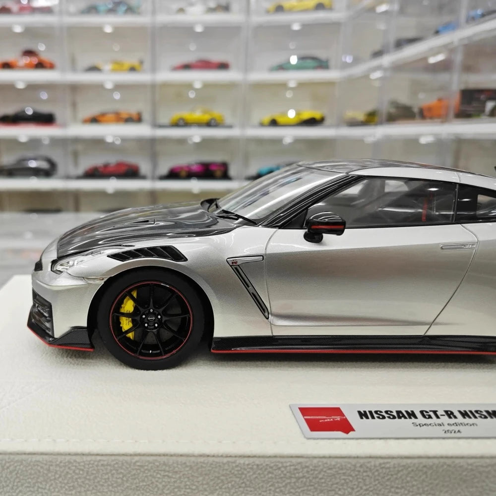 [Make Up] 1:18 Nissan 2024 GT-R R35 Nismo argento modellino di auto resina