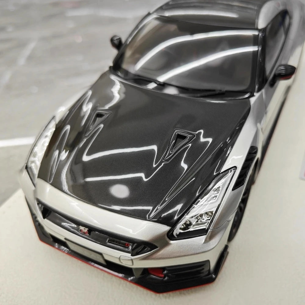 [Make Up] 1:18 Nissan 2024 GT-R R35 Nismo Silver Model Car Resin