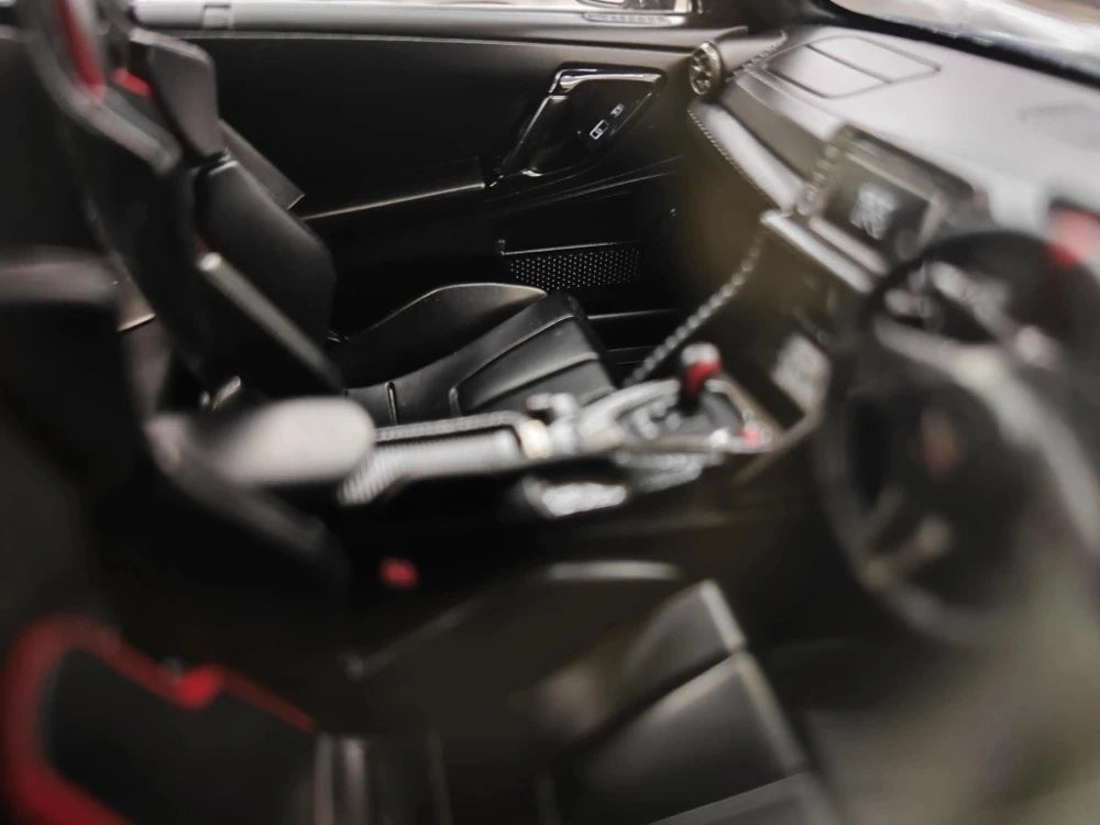 [Make Up] 1:18 Nissan 2024 GT-R R35 Nismo argento modellino di auto resina