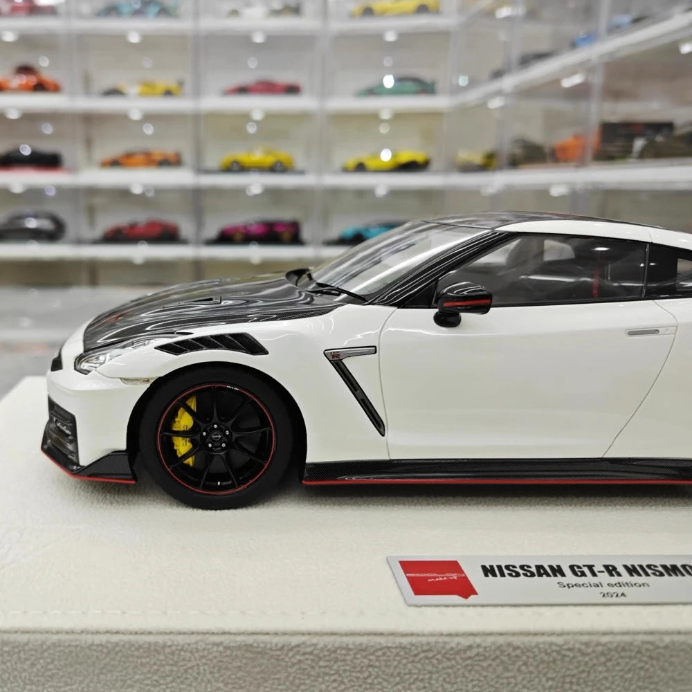 [Make Up] 1:18 Nissan 2024 GT-R R35 Nismo White Model Car Resin