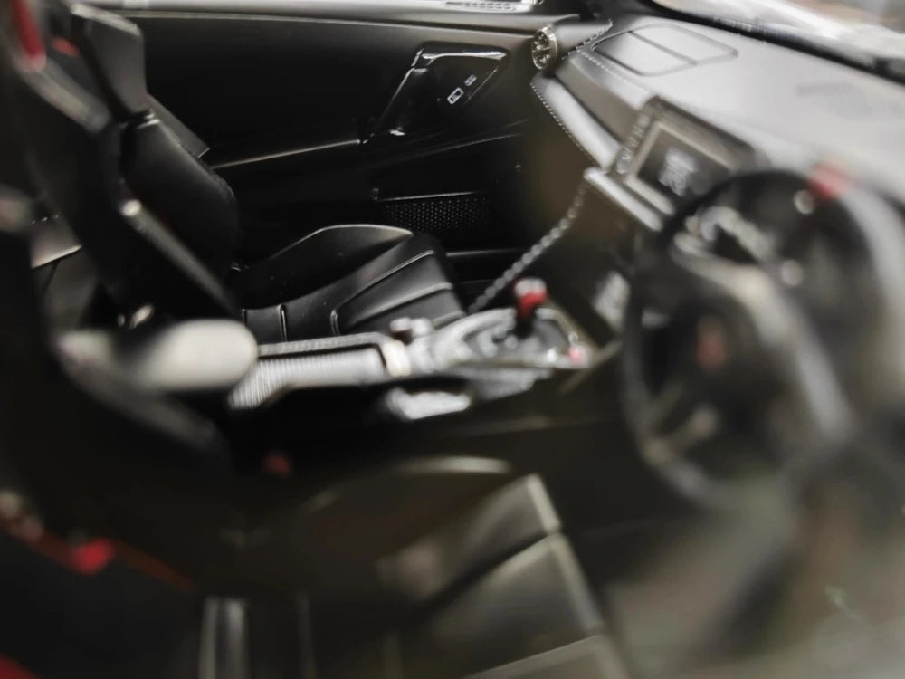 [Make Up] 1:18 Nissan 2024 GT-R R35 Nismo White Model Car Resin
