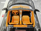 [Make Up] 1:18 Porsche 2004 Carrera GT Black Model Car Resin