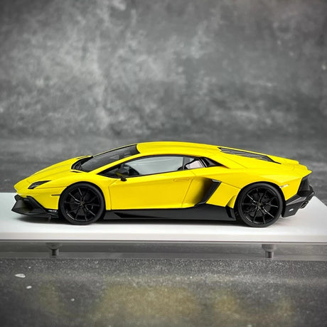 [Make Up] 1:43 Lamborghini 2013 Aventador LP720-4 50th Anniversario Yellow Model Car Resin