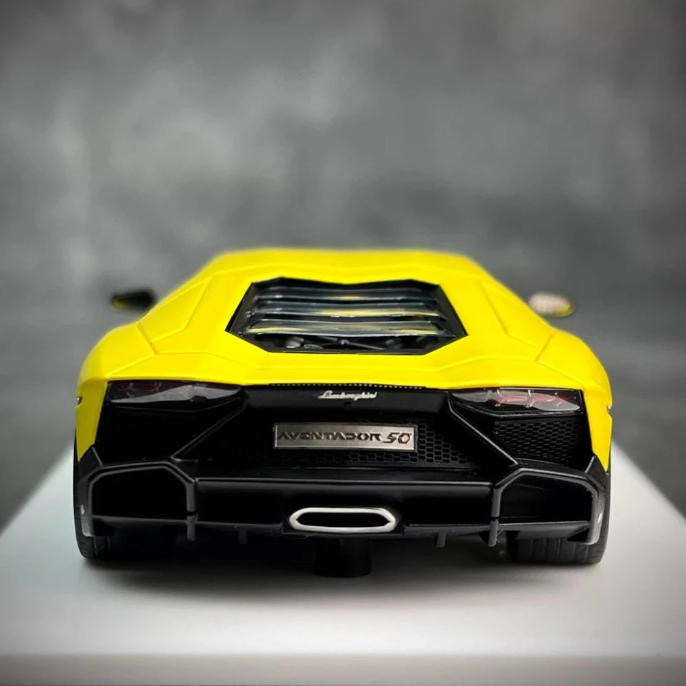 [Make Up] 1:43 Lamborghini 2013 Aventador LP720-4 50th Anniversario Yellow Model Car Resin