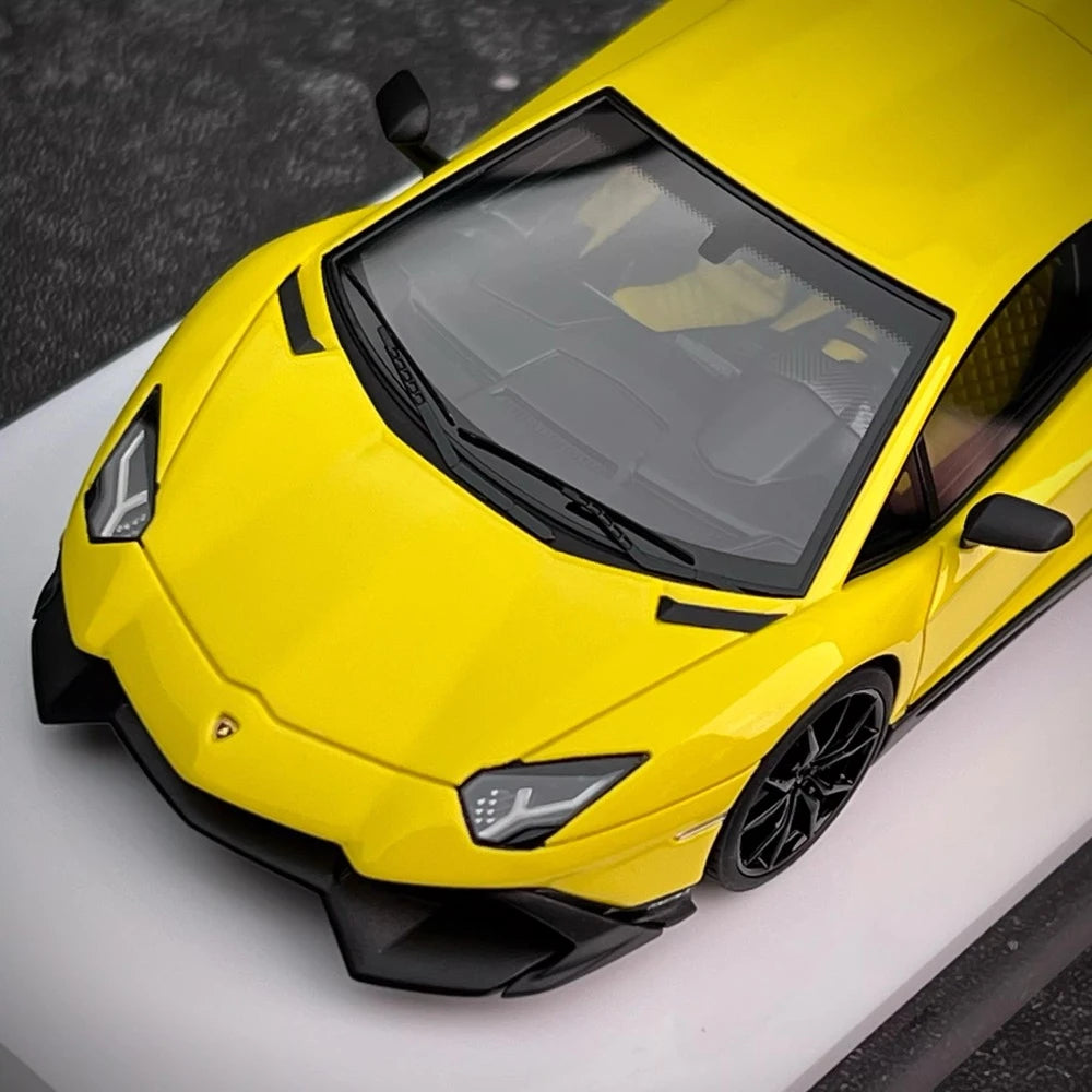[Make Up] 1:43 Lamborghini 2013 Aventador LP720-4 50th Anniversario Yellow Model Car Resin