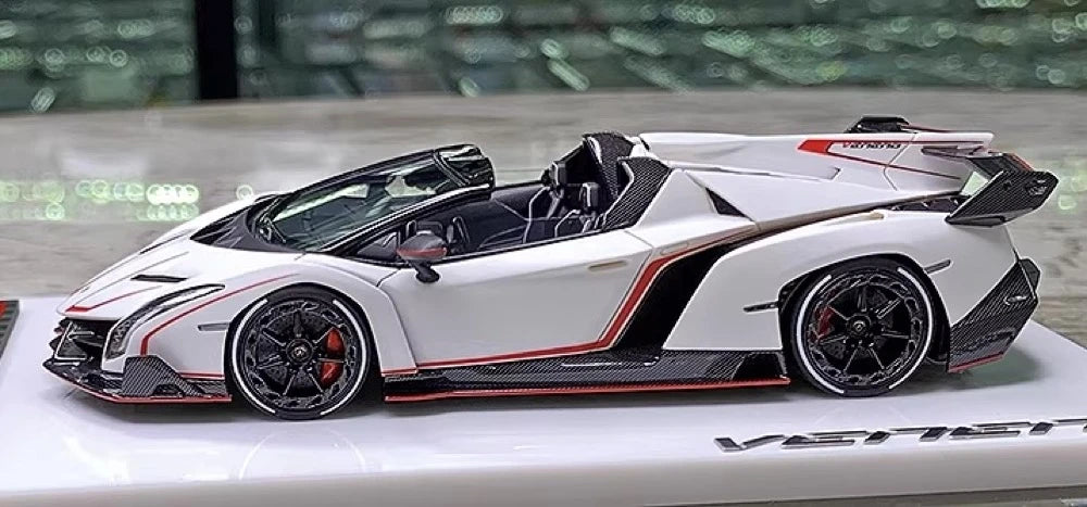 [Make Up] 1:43 Lamborghini 2015 Veneno Roadster LP750-4 White Model Car Resin