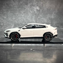 [Make Up] 1:43 Lamborghini 2017 Urus ホワイト モデルカー レジン