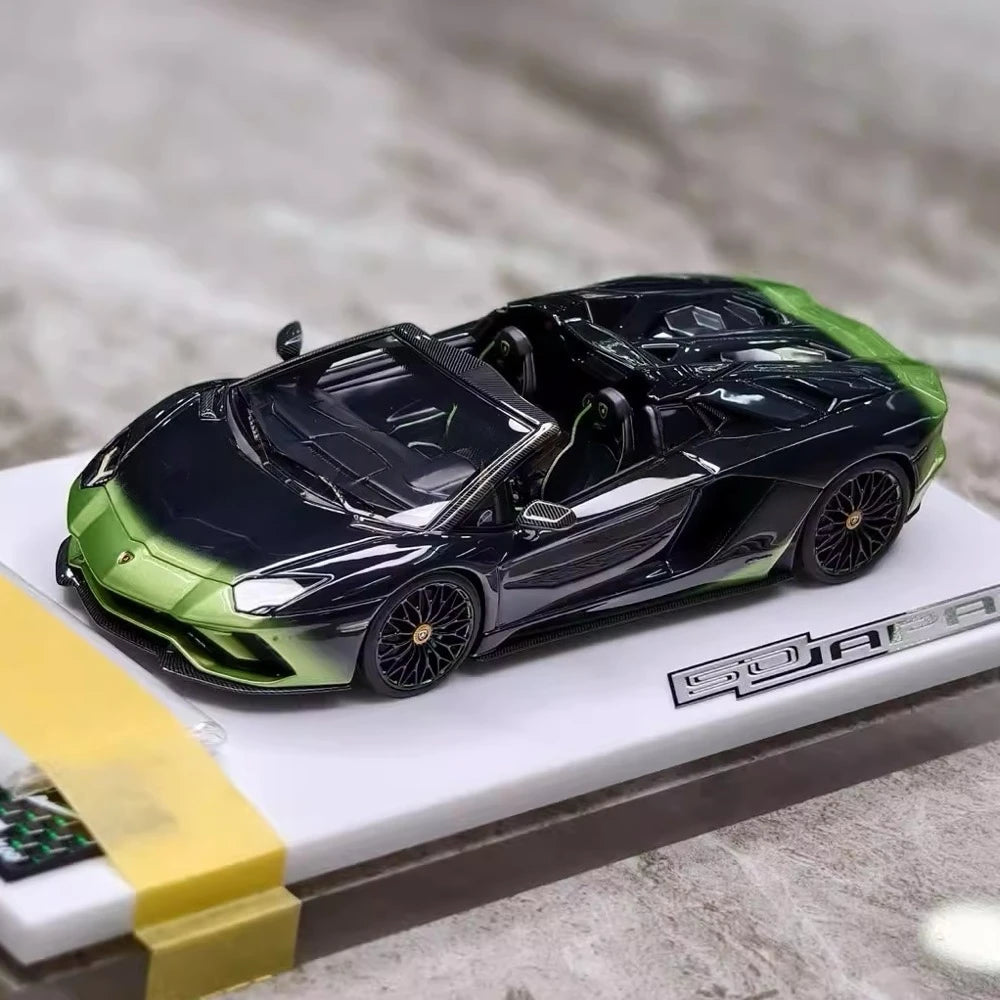 [Make Up] 1:43 Lamborghini 2018 Aventador S Roadster Green-Black Model Car Resin