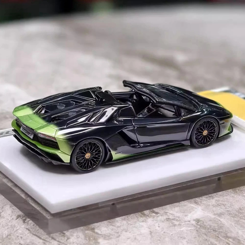 [Make Up] 1:43 Lamborghini 2018 Aventador S Roadster Green-Black Model Car Resin