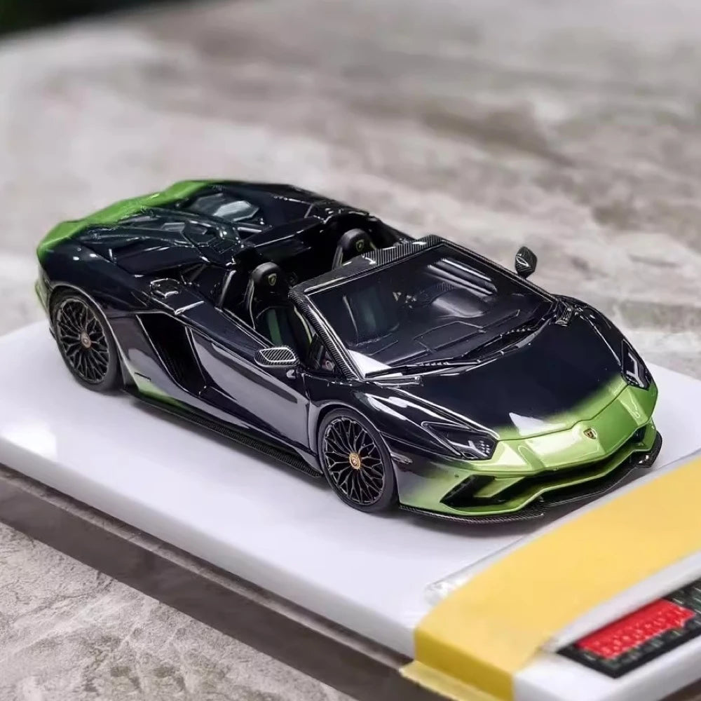 [Make Up] 1:43 Lamborghini 2018 Aventador S Roadster Green-Black Model Car Resin