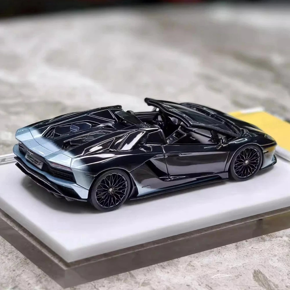 [Make Up] 1:43 Lamborghini 2018 Aventador S Roadster Silver-Black Model Car Resin