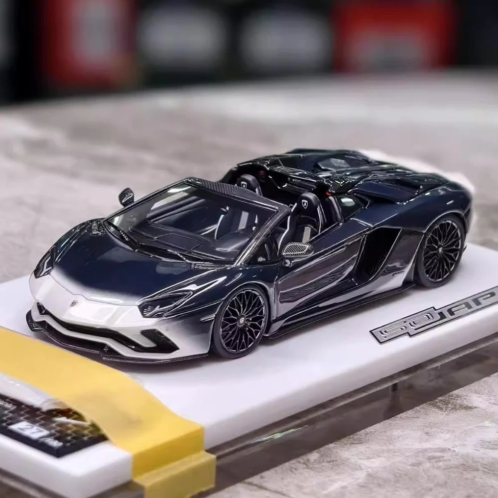 [Make Up] 1:43 Lamborghini 2018 Aventador S Roadster White-Black voiture miniature Resin