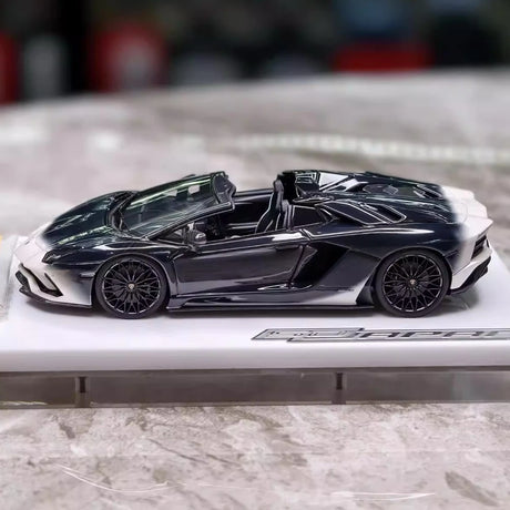 [Make Up] 1:43 Lamborghini 2018 Aventador S Roadster White-Black Model Car Resin