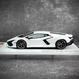 [Make Up] 1:43 Lamborghini 2024 Revuelto vit modellbil resin