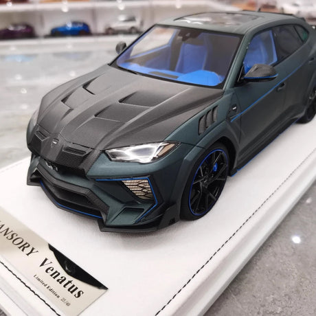 [Mansory] 1:18 Lamborghini 2018 Urus Mansory Green Model Car Resin