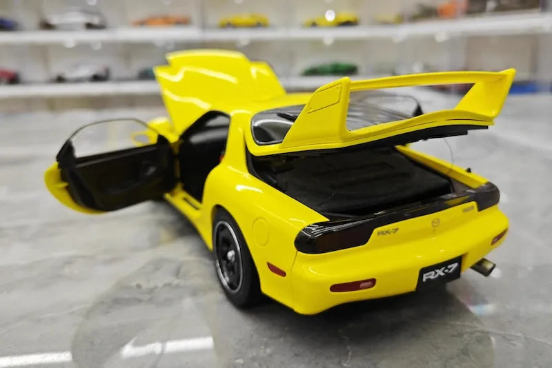 1:18 Mazda 1992 RX-7 FD Yellow Die Cast Model Car