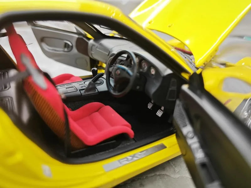 1:18 Mazda 1992 RX-7 FD Yellow Die Cast Model Car