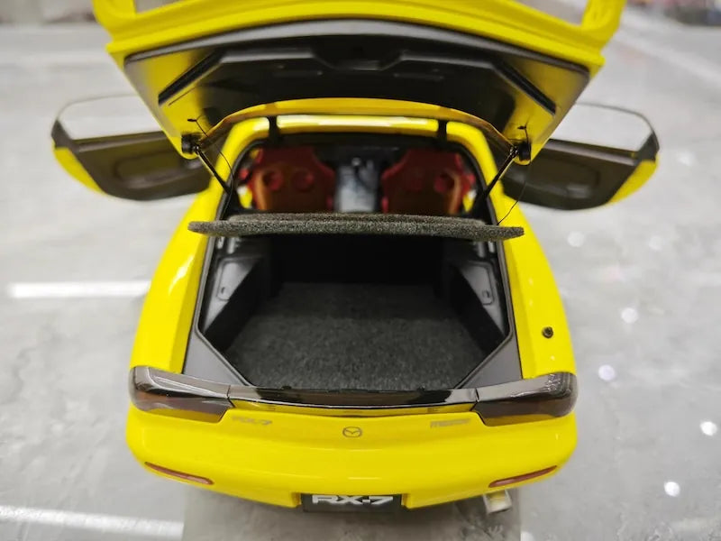 1:18 Mazda 1992 RX-7 FD Yellow Die Cast Model Car