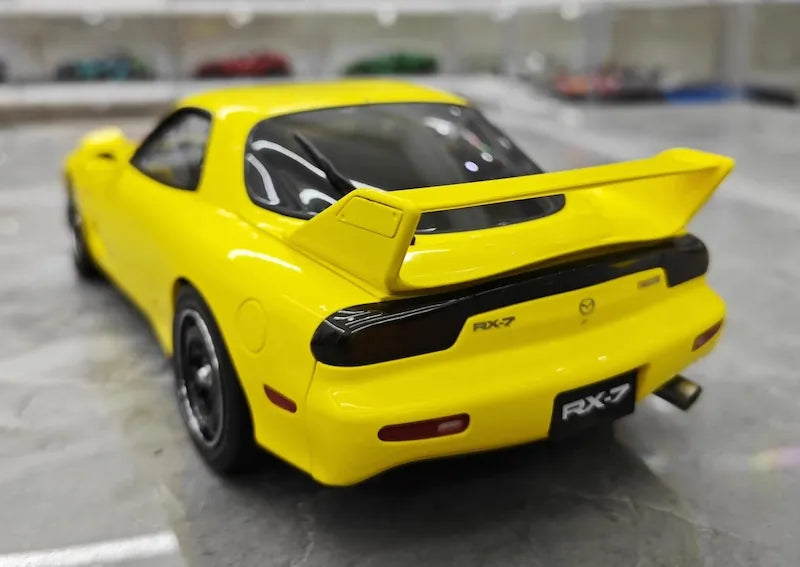 1:18 Mazda 1992 RX-7 FD Yellow Die Cast Model Car