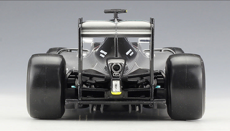 1:18 Mercedes-AMG 2016 F1 W07 Hybrid Formula 1 Model Car