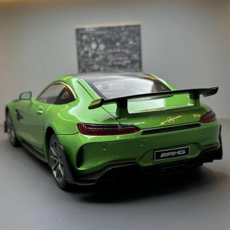 1:18 Mercedes-AMG 2019 GT R Pro Die Cast Model Car