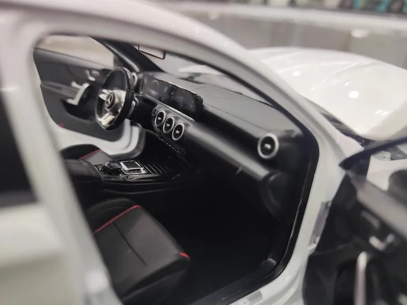 1:18 Mercedes-AMG 2020 A45 S White Die Cast Model Car
