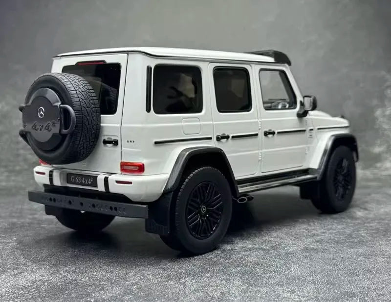 1:18 Mercedes-AMG 2022 G63 4×4² White Die Cast Model Car
