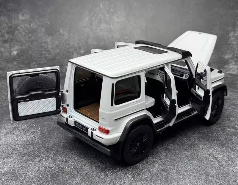 1:18 Mercedes-AMG 2022 G63 4×4² White Die Cast Model Car