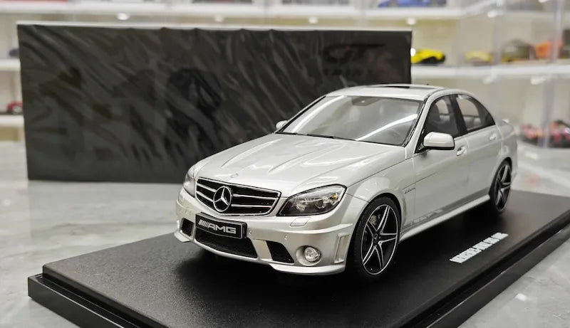 [GT Spirit] 1:18 Mercedes-Benz 2008 C63 AMG argent voiture miniature Resin