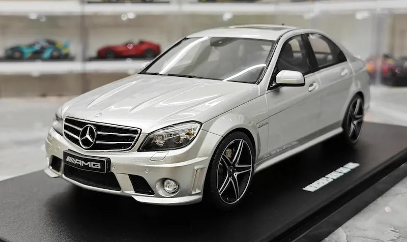 [GT Spirit] 1:18 Mercedes-Benz 2008 C63 AMG argent voiture miniature Resin