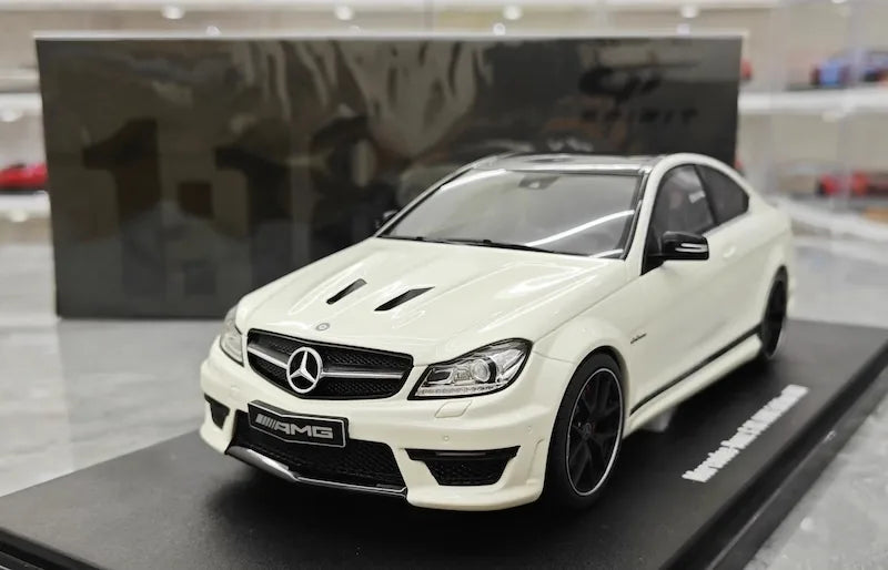 1:18 Mercedes-Benz 2014 C63 507 AMG White Die Cast Model Car