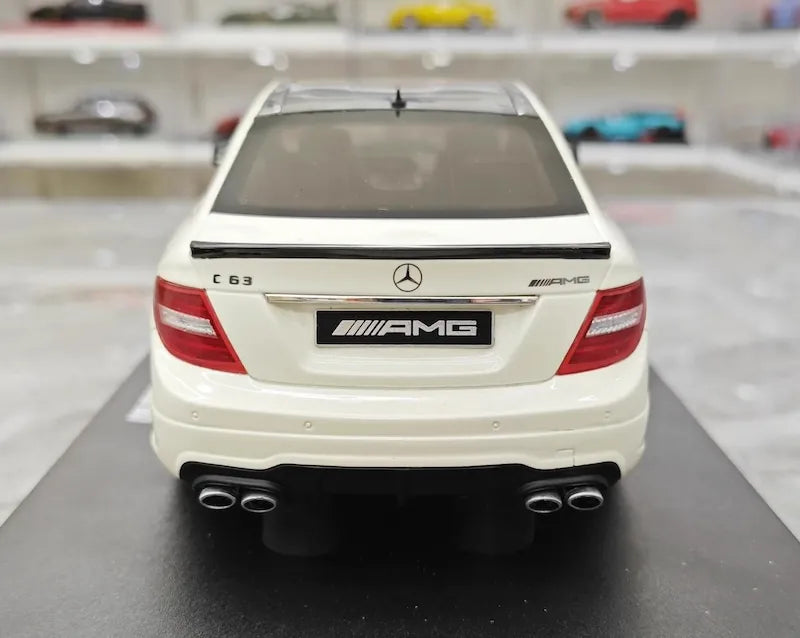1:18 Mercedes-Benz 2014 C63 507 AMG White Die Cast Model Car