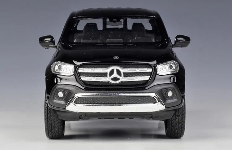 1:24 Mercedes-Benz 2017 X-Class Die Cast Model Car