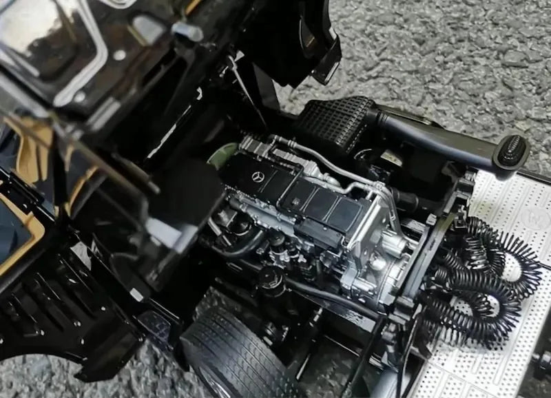 1:18 Mercedes-Benz 2020 Actros Black