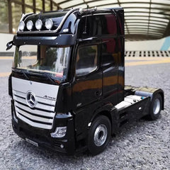 1:18 Mercedes-Benz 2020 Actros Black