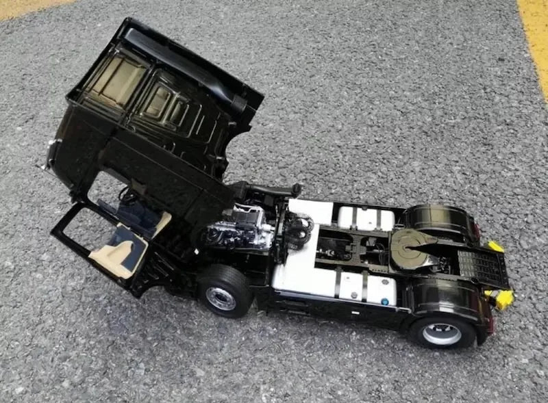 1:18 Mercedes-Benz 2020 Actros Black
