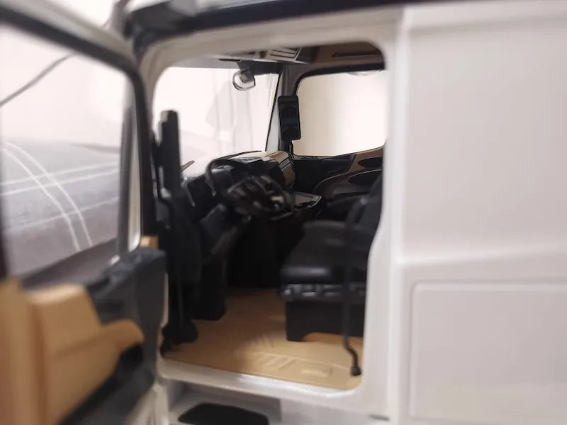1:18 Mercedes-Benz 2020 Actros White