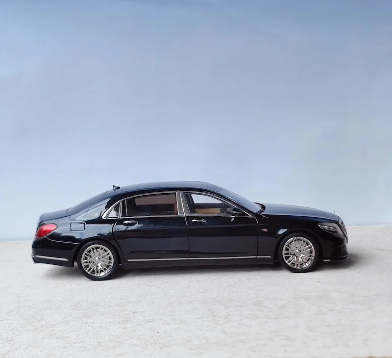 1:18 Mercedes-Maybach 2020 S650L Brabus 900 Die Cast Model Car
