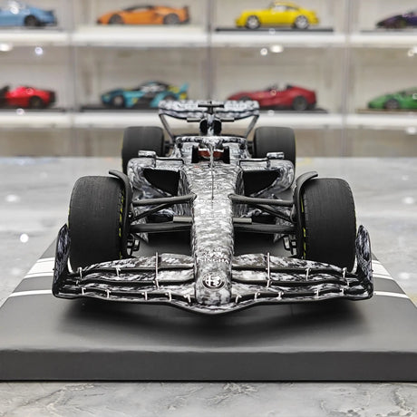 1:18 Alfa Romeo 2022 C42 #77 Barcelona Test Valtteri Bottas F1 Resin-Modell von Minichamps – siehe 1
