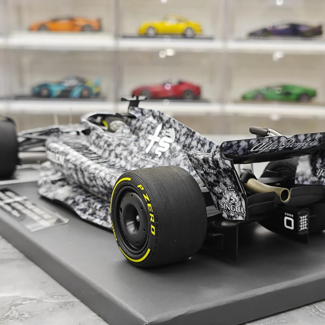 1:18 Alfa Romeo 2022 C42 #77 اختبار برشلونة فالتيري بوتاس F1 نموذج سيارة من الراتنج من Minichamps - عرض 6