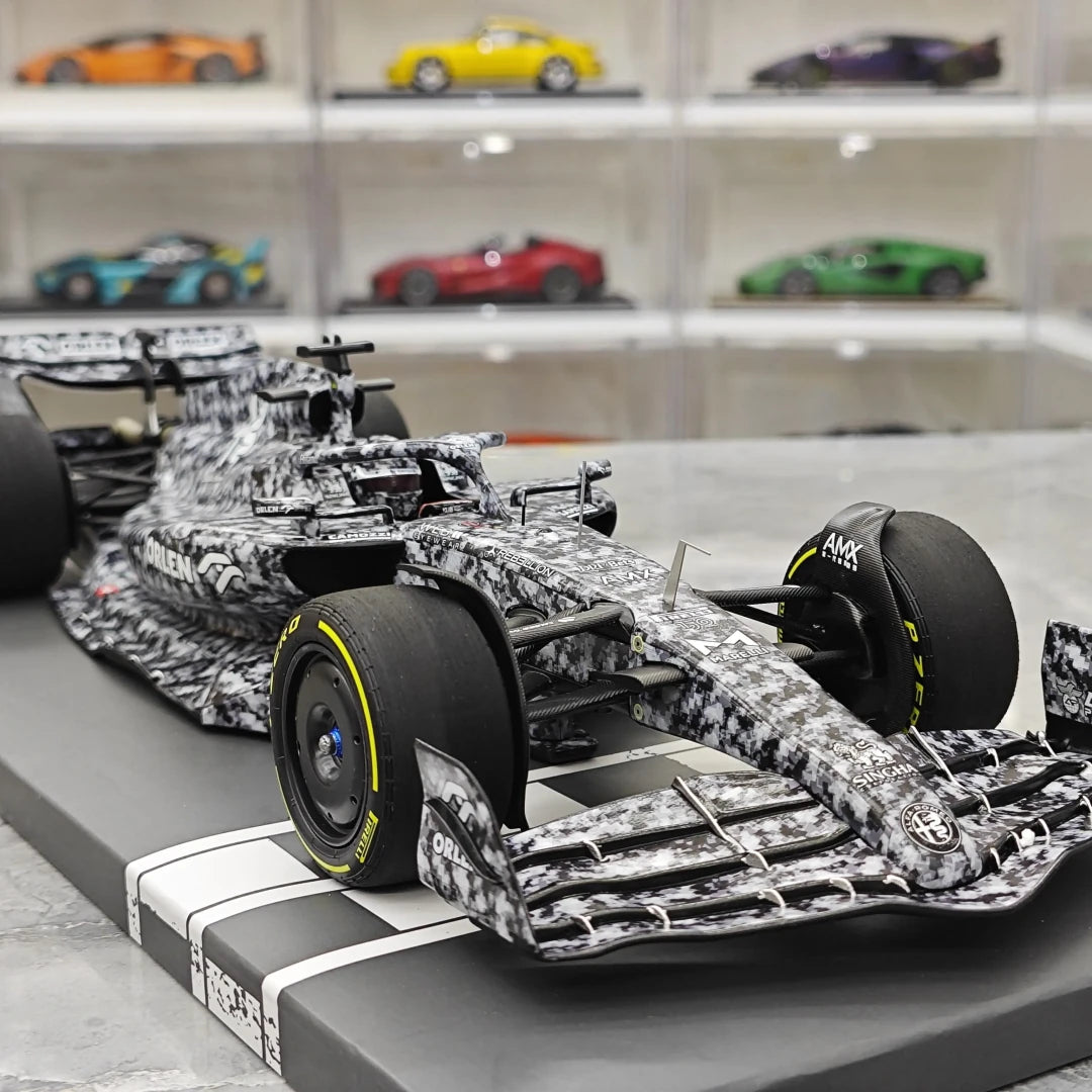 1:18 Alfa Romeo 2022 C42 #88 اختبار برشلونة روبرت كوبيكا F1 نموذج سيارة من الراتنج من Minichamps - عرض 10