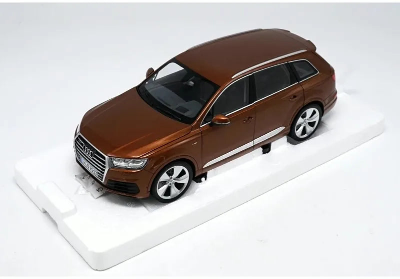 [Minichamps] 1:18 Audi 2015 Q7 Brown Model Car Die-Cast