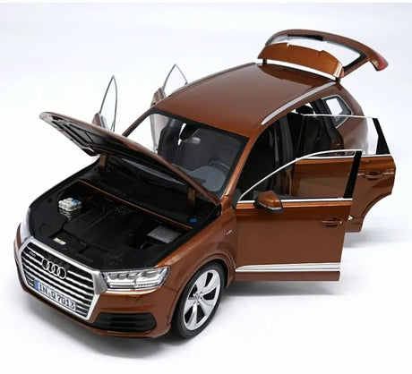 [Minichamps] 1:18 Audi 2015 Q7 Brown Model Car Die-Cast