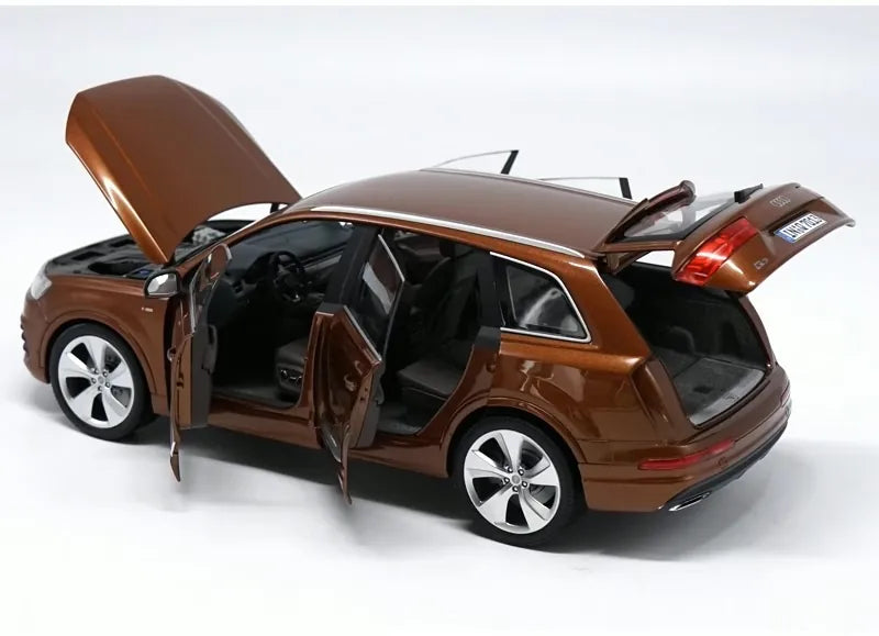 [Minichamps] 1:18 Audi 2015 Q7 Brown Model Car Die-Cast